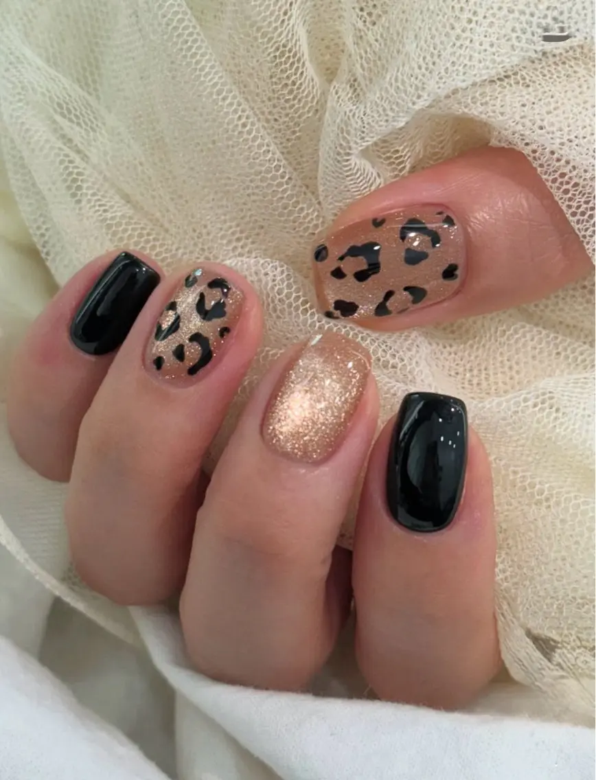 ネイル アートネイル チークネイル 氷ネイル・うるうるネイル 韓国ネイル マグネットネイル ハンドネイル NAILS168 新大久保店のネイルデザイン