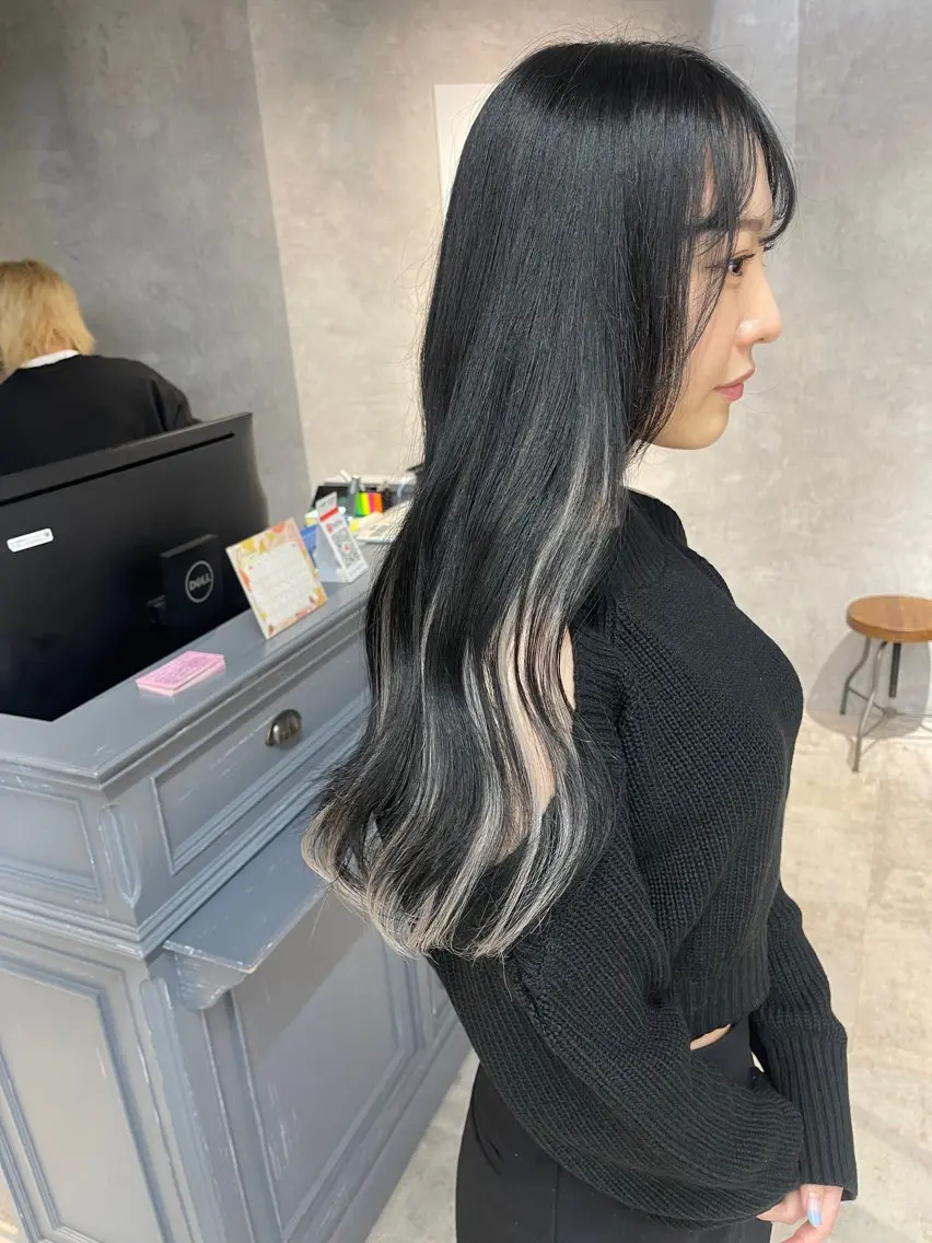 ロング カラー ブリーチ ケアブリーチ カット ヘアカラー エクステ 福西 洋斗のヘアスタイル