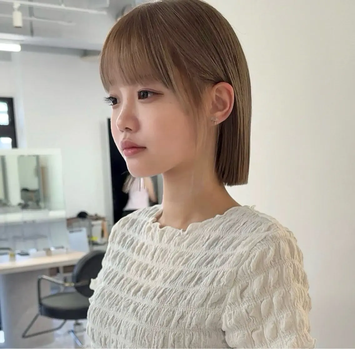 ショート 顔周りカット 小顔カット ハイトーン/髪質改善 /ブリーチ縮毛のヘアスタイル