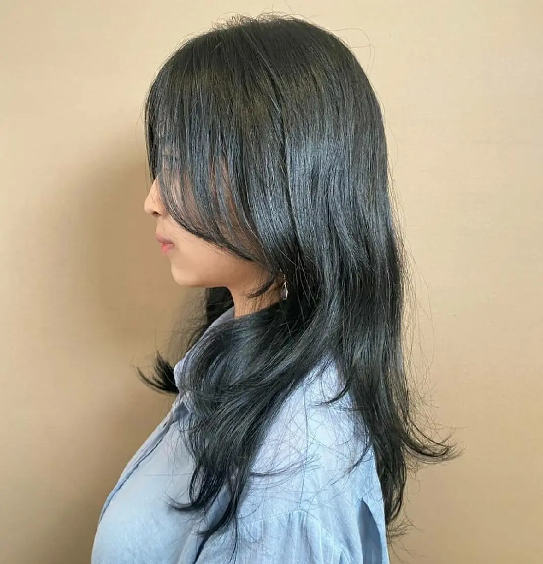 セミロング カラー 黒髪 ブルーカラー ブルーブラック カット ヘアカラー 韓国レイヤー suzuのヘアスタイル