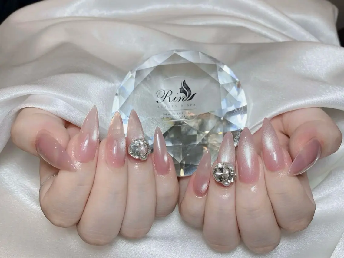 ネイル ブルー フラッシュネイル フラワーネイル ホログラムネイル キラキラネイル ハンドネイル Rin Nail 新大久保店のネイルデザイン