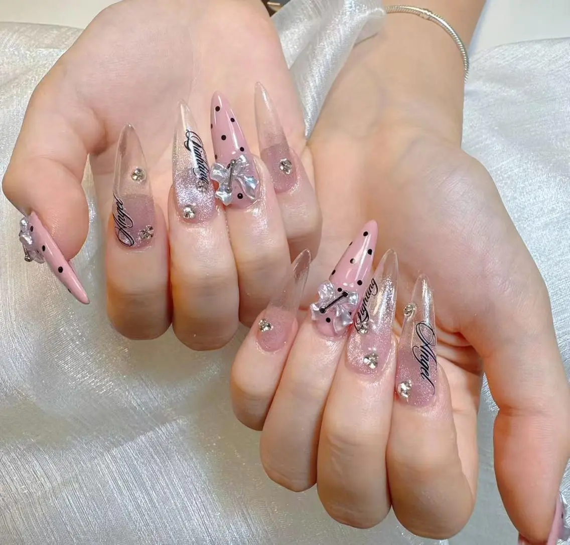 ネイル 長さ出し フレンチネイル 韓国ネイル マグネットネイル 持ち込み ハンドネイル ハンドケア The Nail& EyeLashのネイルデザイン