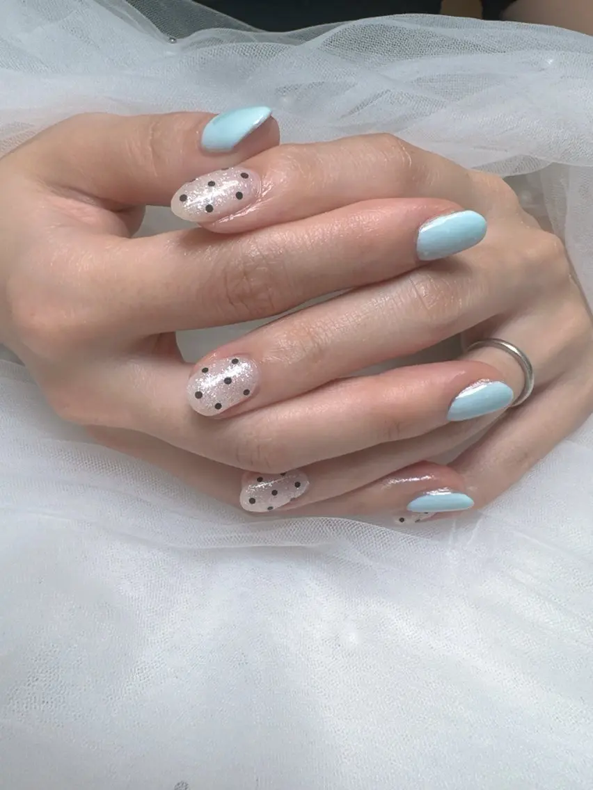 ネイル フットネイル フレンチネイル ガラスフレンチ キラキラネイル 韓国ネイル フットネイル Queeens nailのネイルデザイン