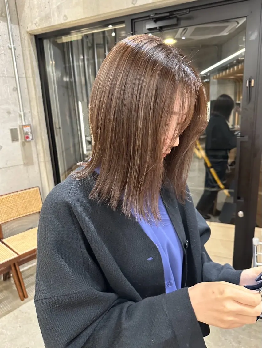 ミディアム ハイライト ヘアカラー 飯田 優恵のヘアスタイル