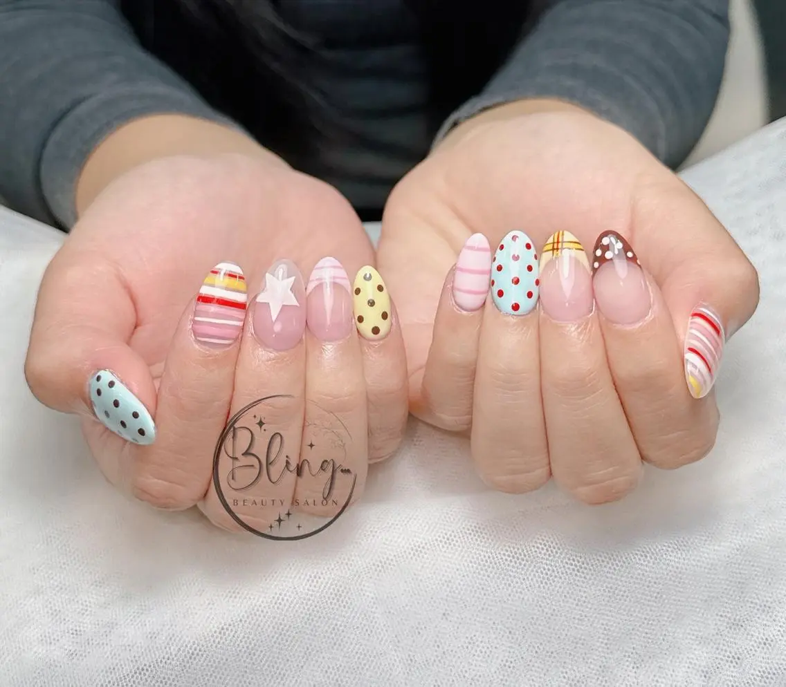 ミディアム ハンドネイル Bling Salonのネイルデザイン