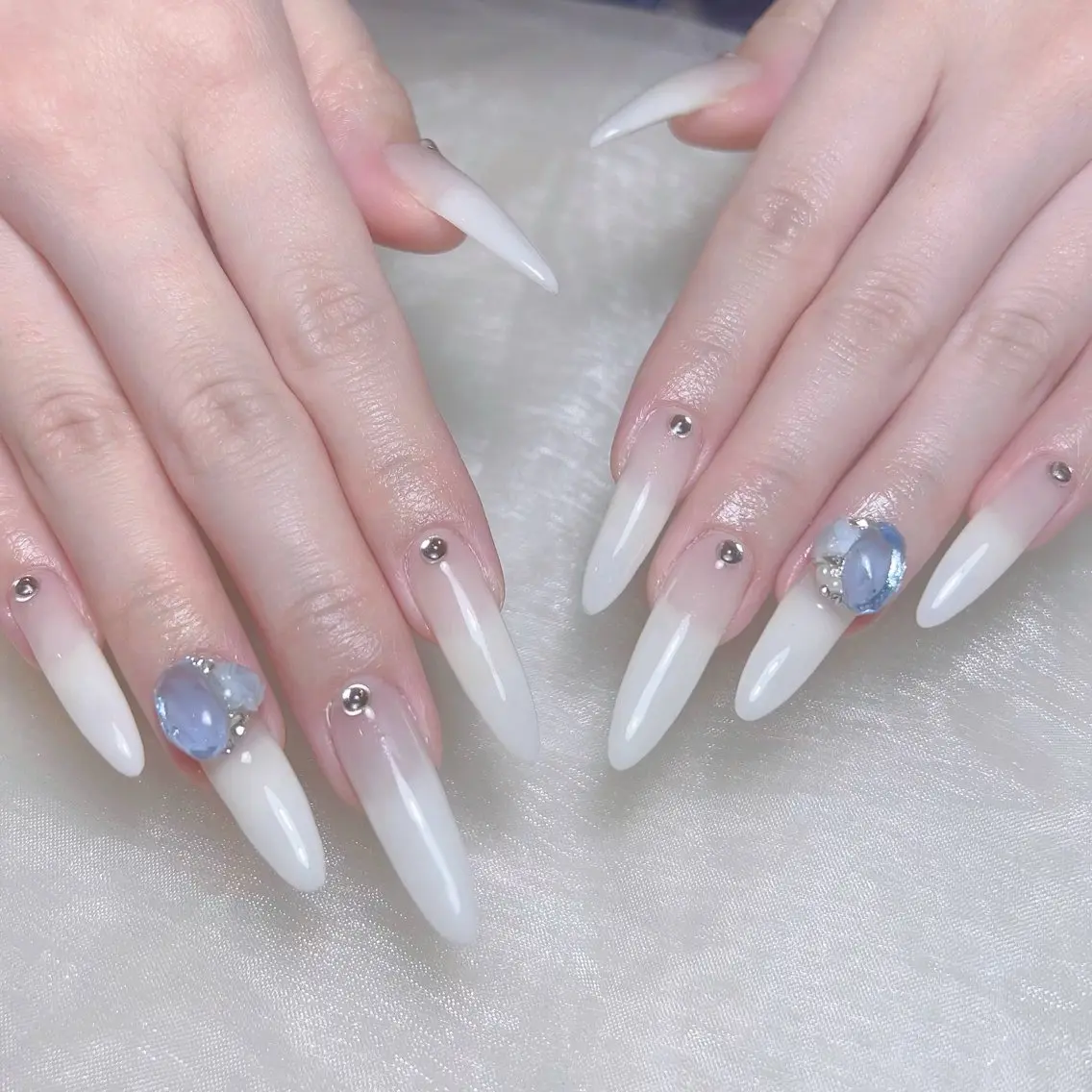 メンズ ネイル メンズ韓国風 アートネイル オーロラネイル ガーリー キラキラネイル ハンドネイル Nail salon 木にいるのネイルデザイン
