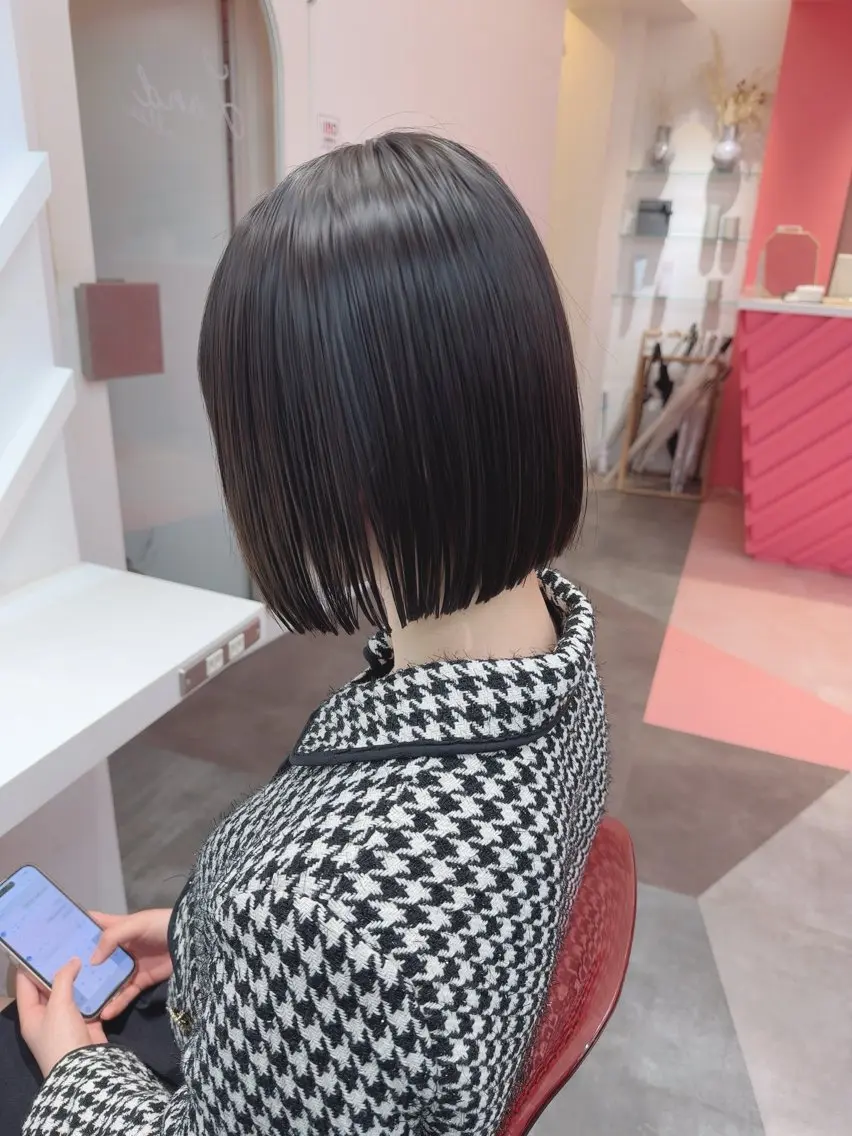 ショート カラー カット ヘアカラー トリートメント 莉乃/縮毛矯正/髪質 改善/艶カラーのヘアスタイル