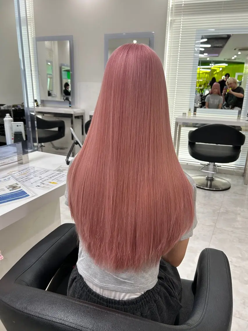 ロング 暖色系ハイトーン♡ mioriのヘアスタイル