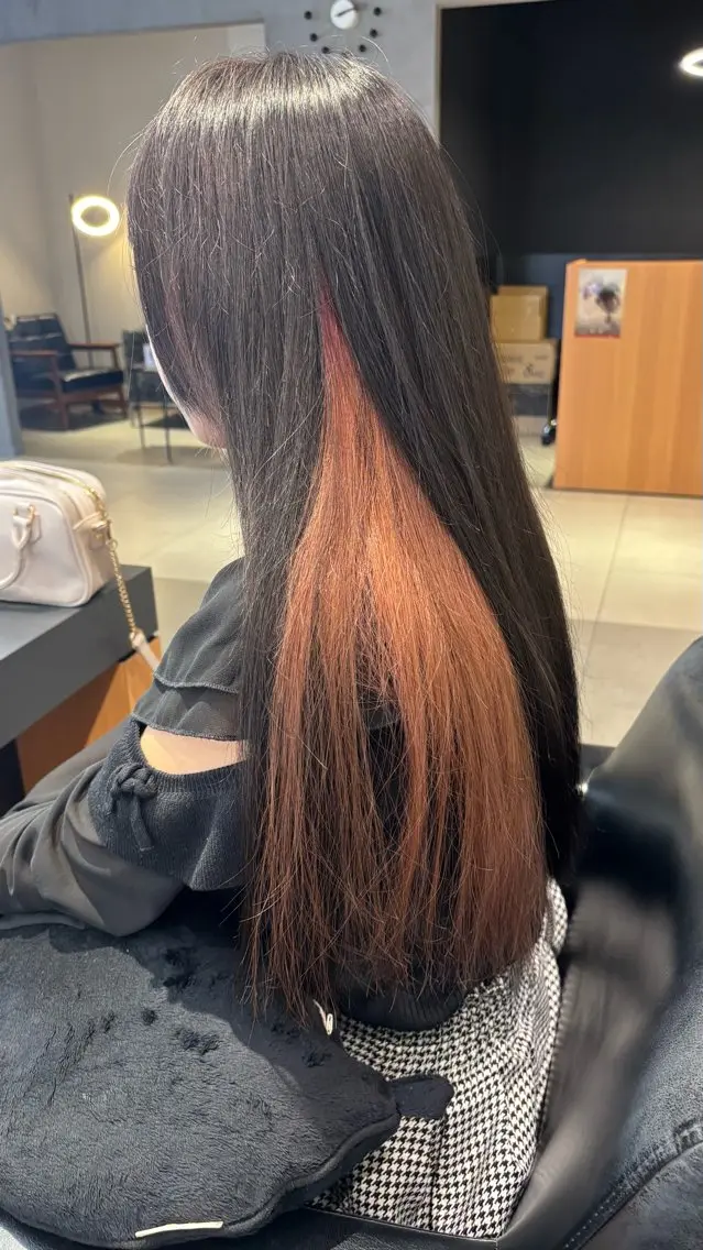 ロング KAREN(ému) 伏見/カットモデルのヘアスタイル