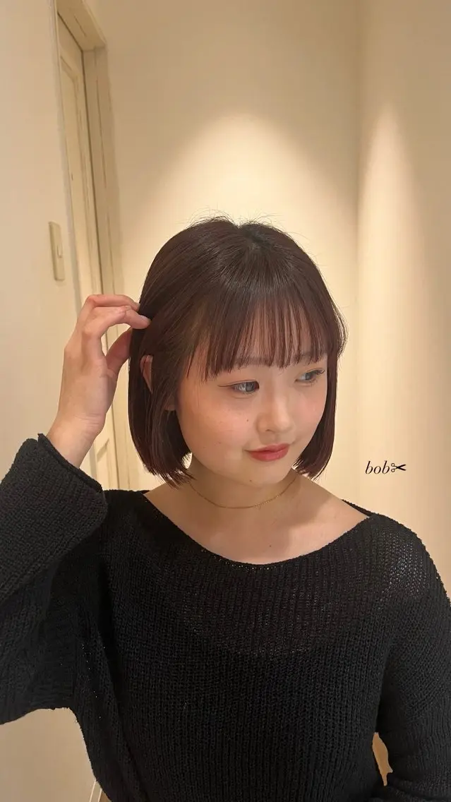 ショート ボブ 外ハネヘア CLIQUE　有木 七虹のヘアスタイル