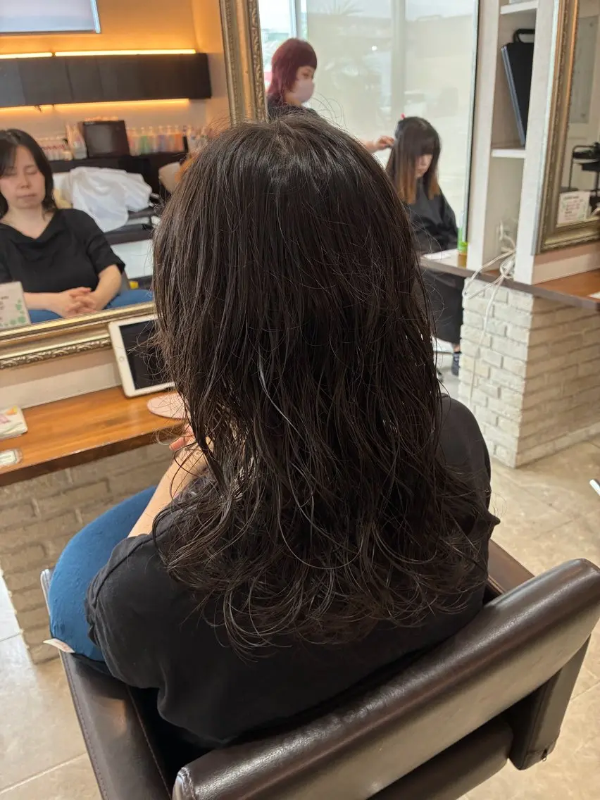 セミロング 根本 柊のヘアスタイル
