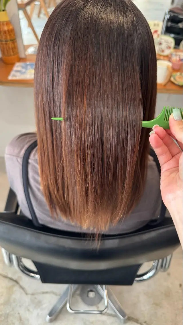 ロング 茅根 葵のヘアスタイル