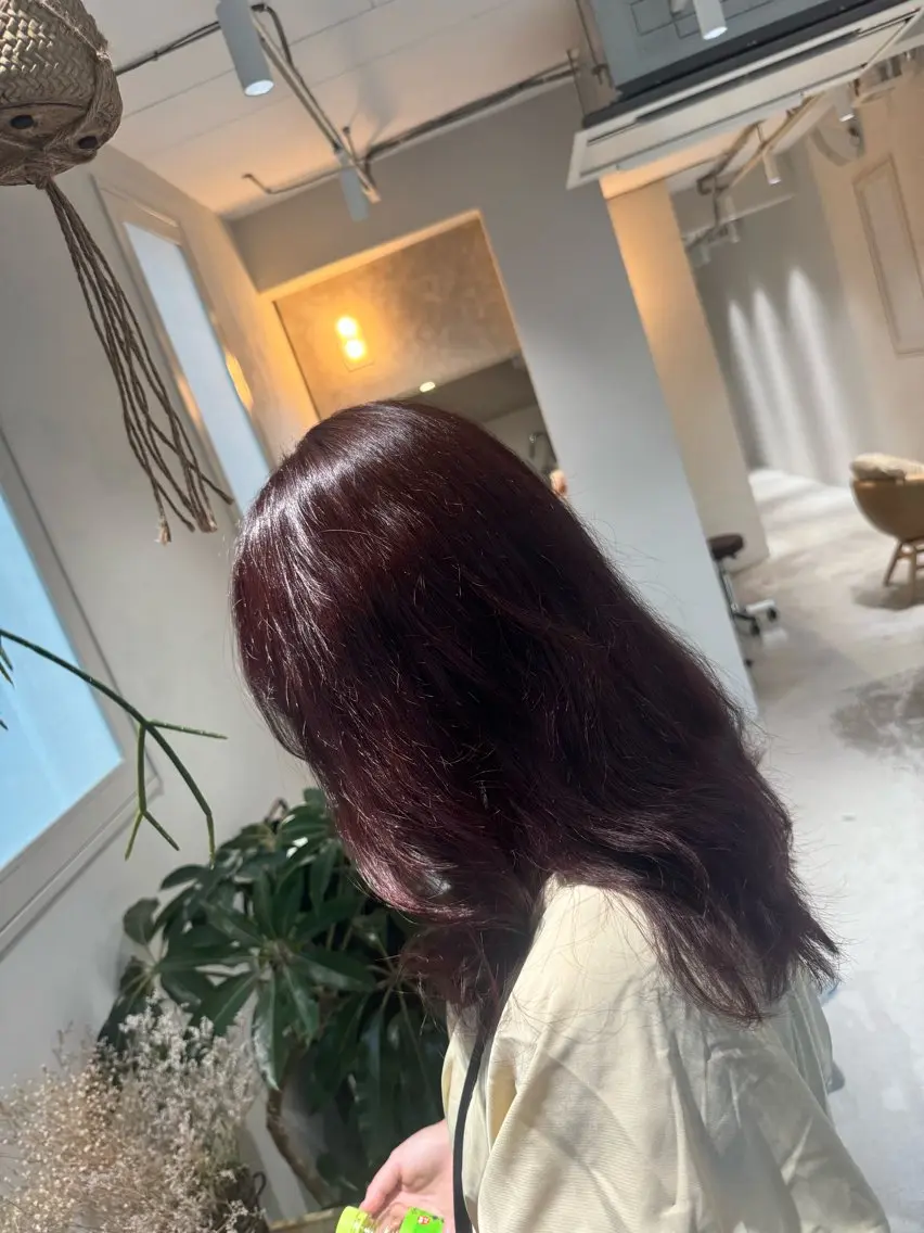 ロング カラー イルミナカラー レッドカラー トリートメント 花見 亜沙美のヘアスタイル