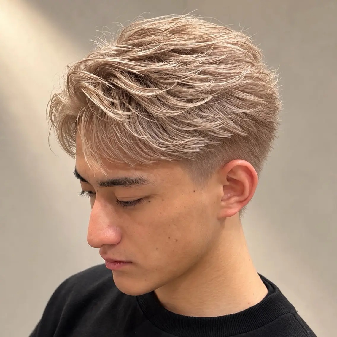 カラー メンズ メンズハイトーン メンズショート ハイトーンカラー カット ヘアカラー 千葉 毛流れ特化 メンズパーマ 泉将太のヘアスタイル