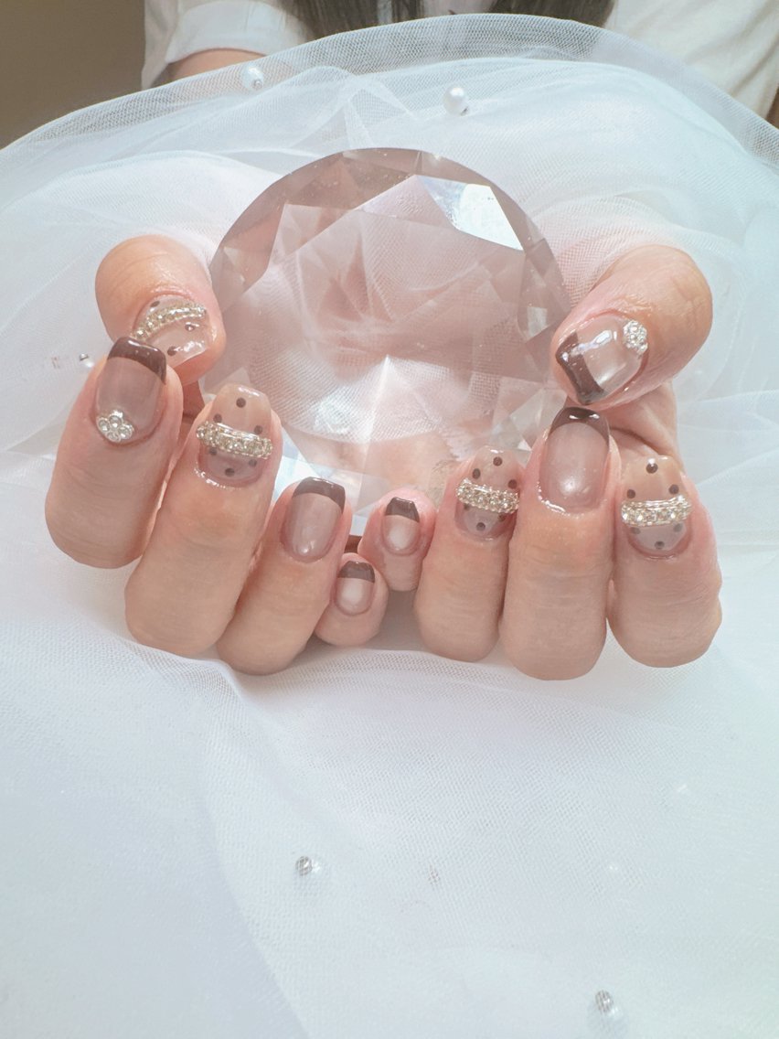 ネイル アートネイル チークネイル フレンチネイル ジェルネイル ガラスフレンチ ハンドネイル Queeens nailのネイルデザイン