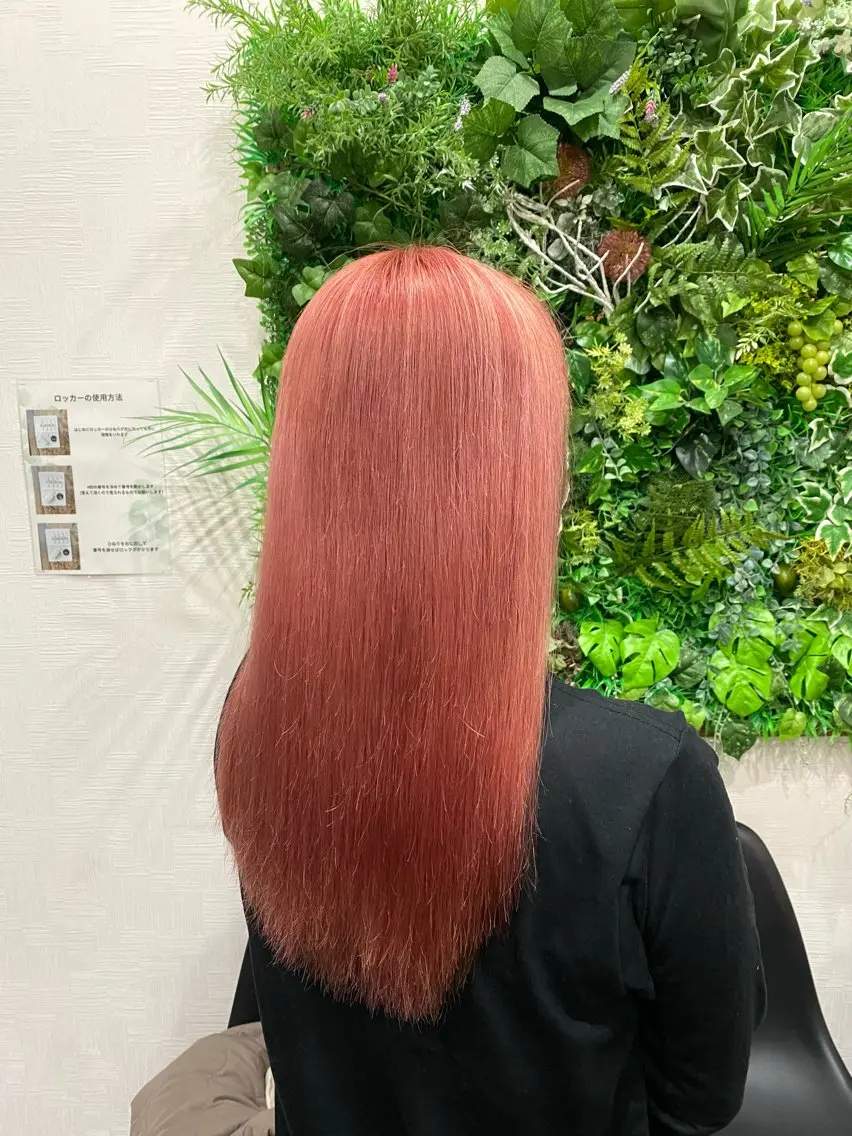 ロング カラー ピンクカラー N-PLANTS KOTOHAのヘアスタイル