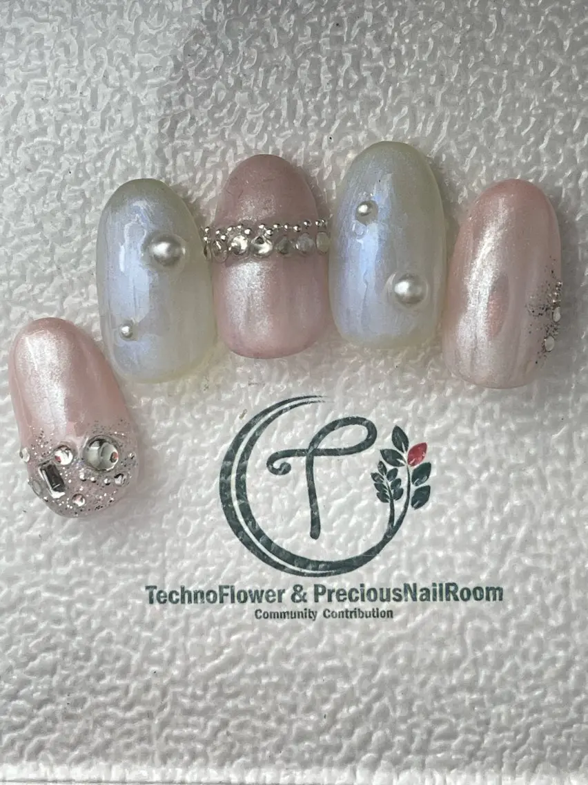 ネイル フラワーネイル ハンドネイル precious nail roomのネイルデザイン