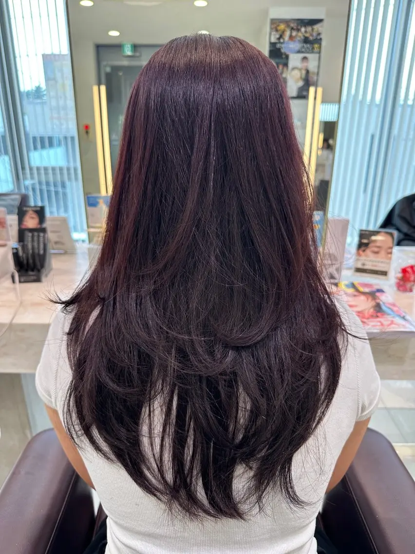 ロング レイヤーカット 明日空きあり‼️ レイヤースタイル🩷のヘアスタイル