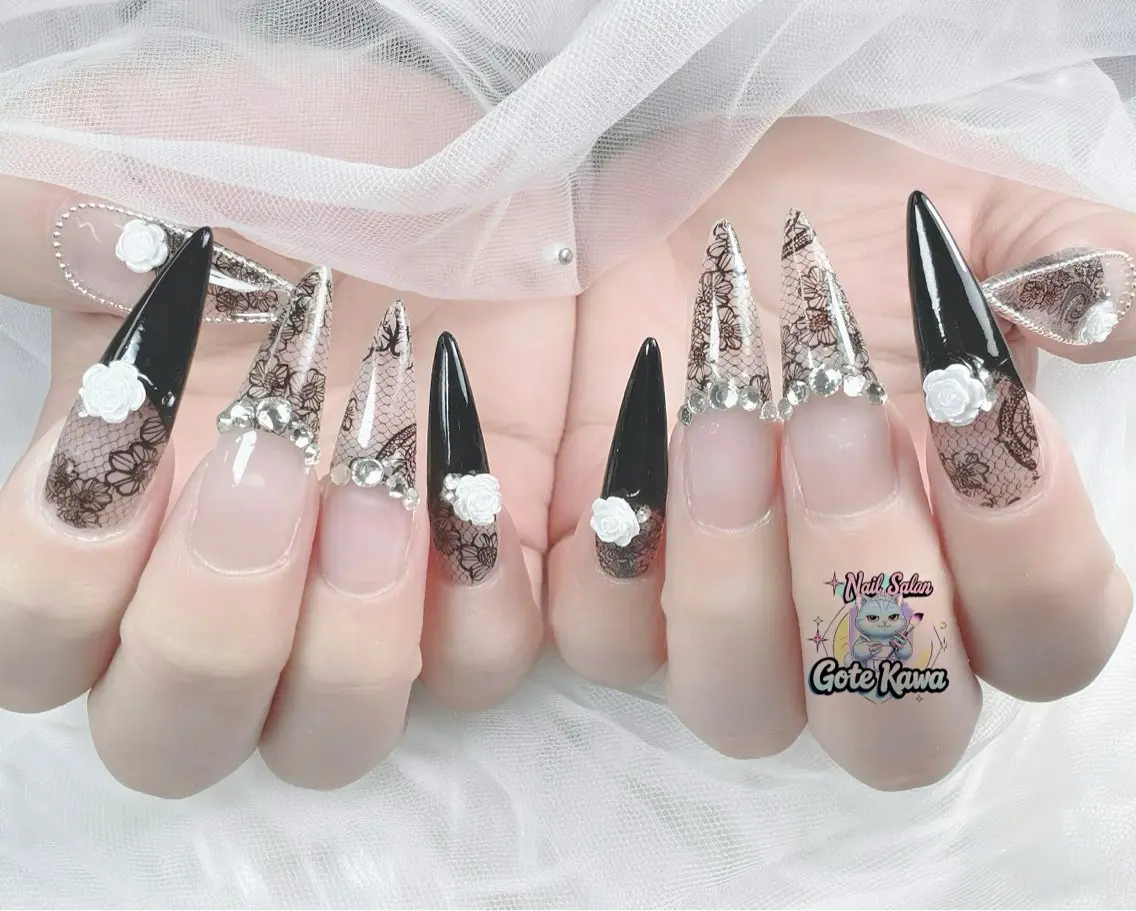 ネイル フラワーネイル レース ハンドネイル ハンドケア Gote Kawa nail salonのネイルデザイン