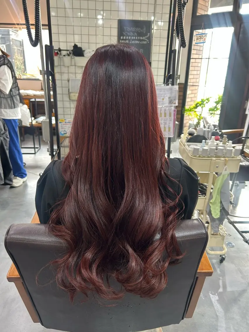 ロング ヘアカラー 倉本 美優のヘアスタイル