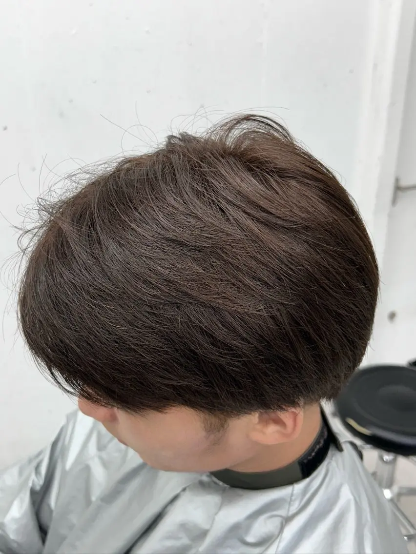 カラー 椎根 榊のヘアスタイル