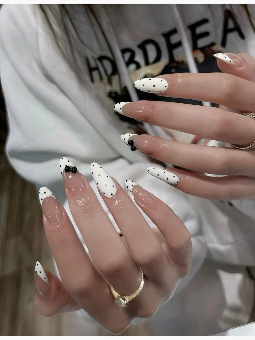 ロング ハンドネイル T&D NailSalonのネイルデザイン