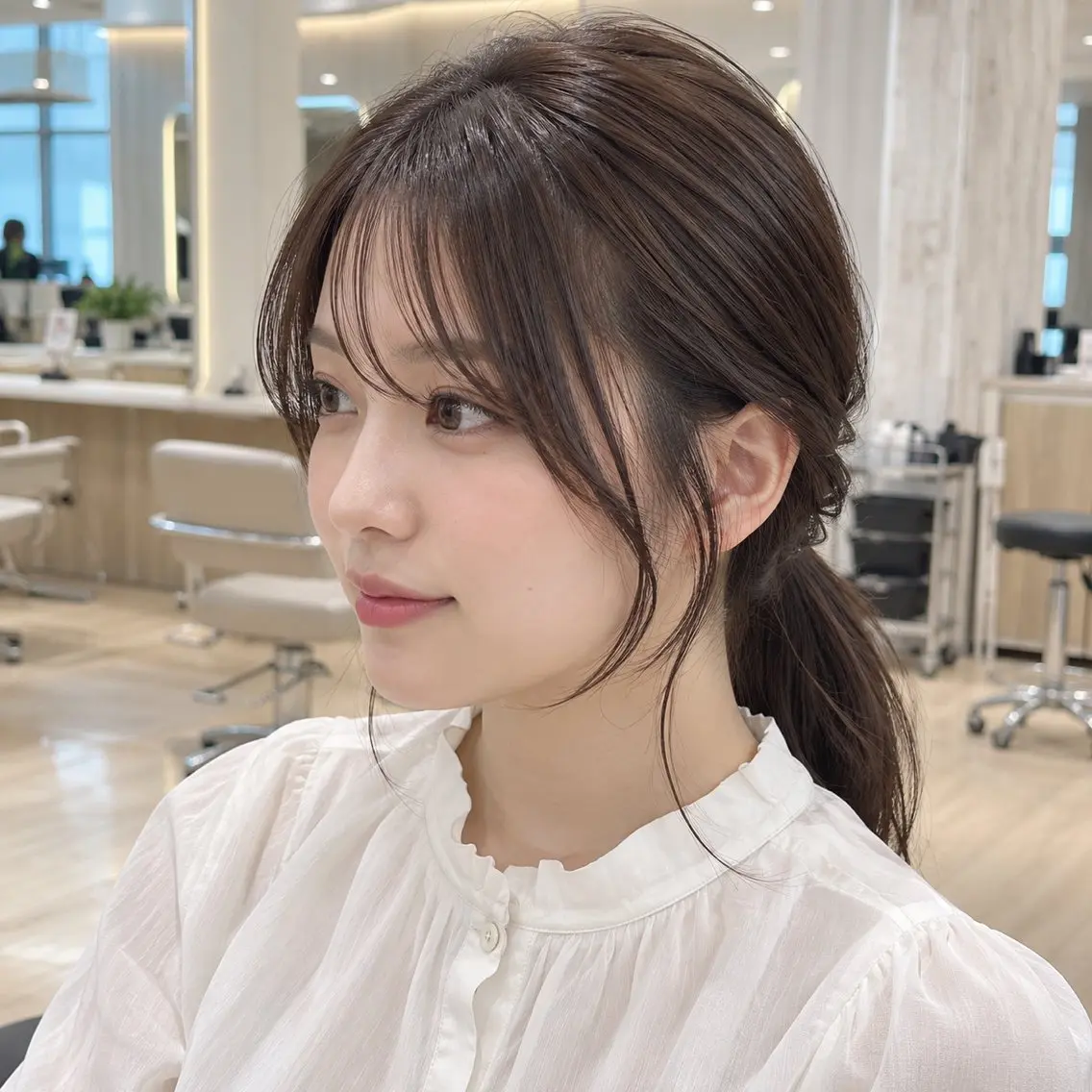ミディアム カラー 顔周りカット 小顔カット 顔周りレイヤー/透明 感カラー/難波雄雅のヘアスタイル