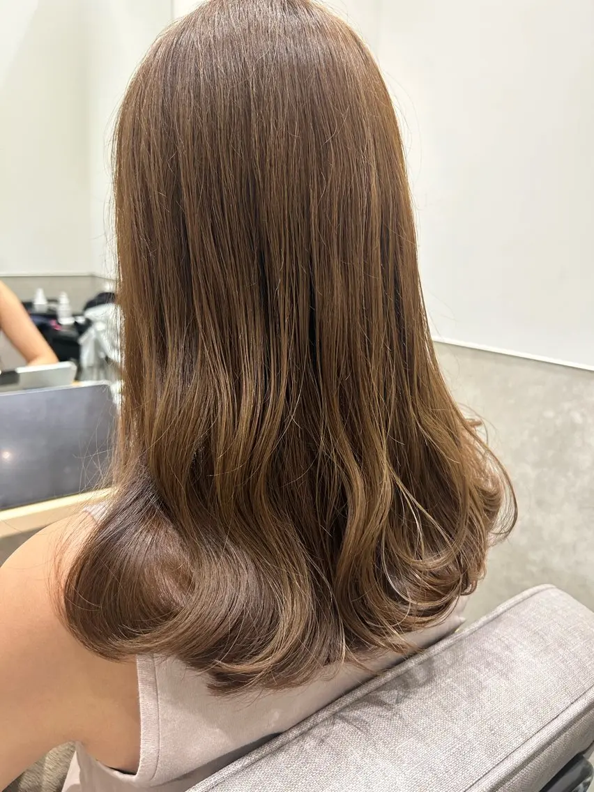 ロング ヘアカラー 古山 瞳のヘアスタイル