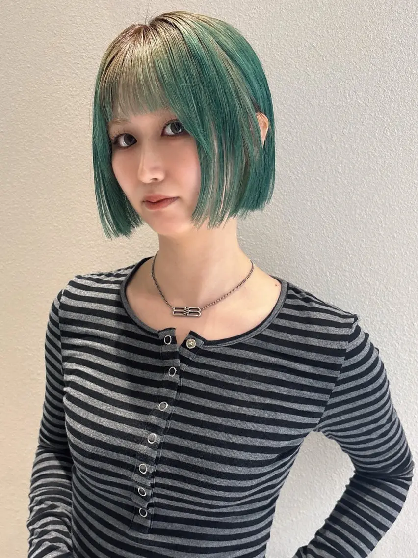 ミディアム カット ヘアカラー トリートメント ブリーチ🌟レイヤー 縮毛矯正/青木華音のヘアスタイル