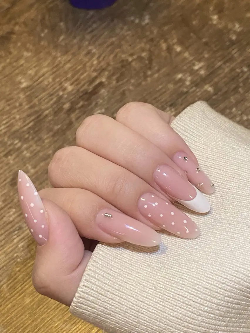 ネイル キラキラネイル 韓国ネイル ロングネイル シンプルネイル ワンホンネイル ハンドネイル Rina Nail.Blingのネイルデザイン