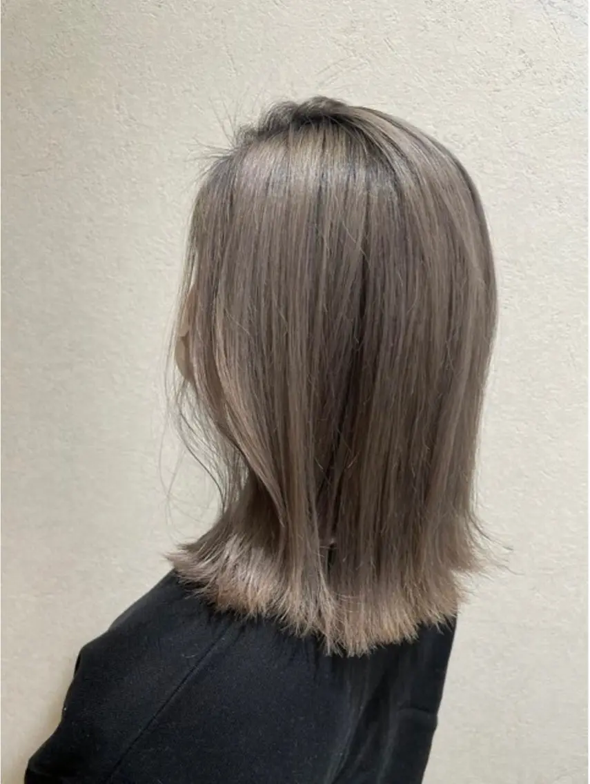 ミディアム ヘアカラー 諸見里 珠莉亜のヘアスタイル