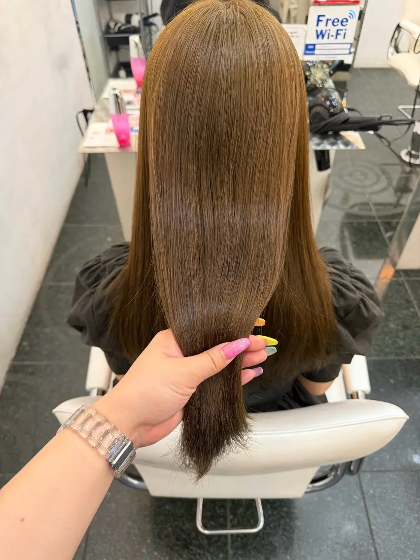 セミロング カラー ブリーチ 透明感カラー ブリーチなしカラー 髪質改善 ヘアカラー 髪質改善カラー｜ Yukino🫧のヘアスタイル