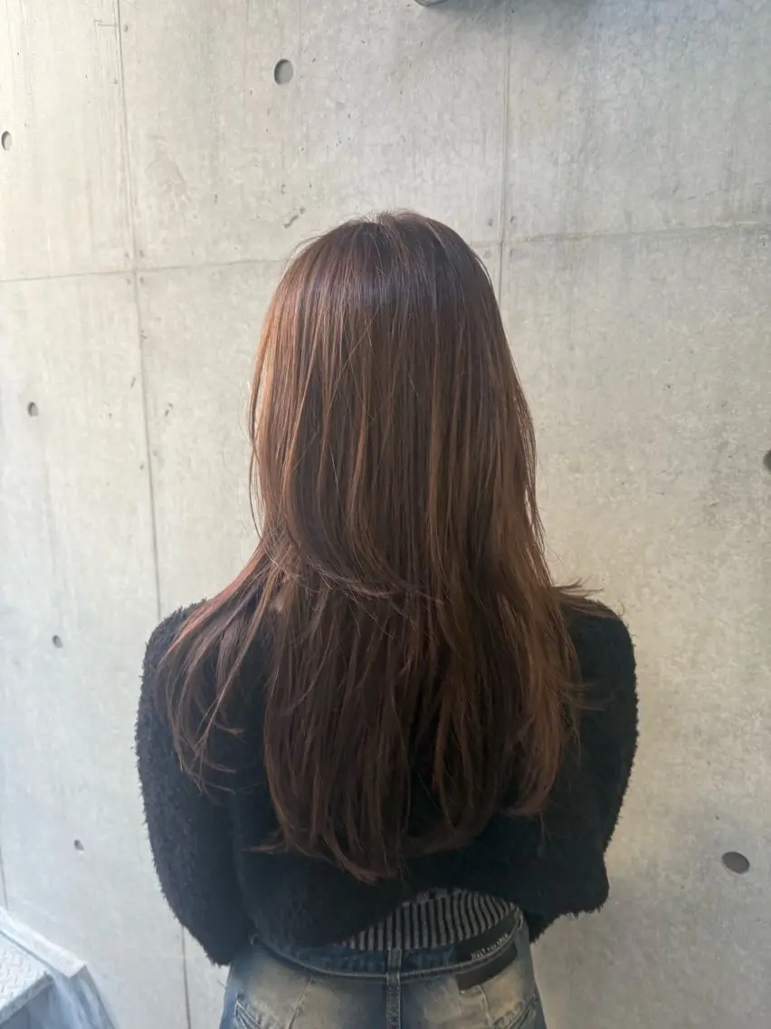 ロング カラー ロングレイヤー アッシュ ベージュカラー ブリーチ 透明感カラー カット ヘアカラー トリートメント 誰より丁寧なカット/ 小林輝/レイヤーのヘアスタイル