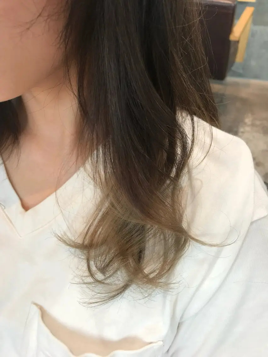 セミロング カラー 塚本 昂のヘアスタイル