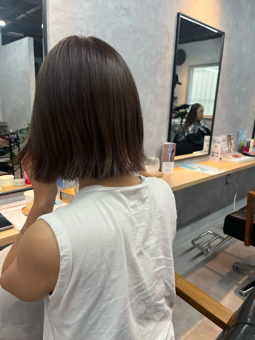 ショート カラー ショートボブ グレージュ ボブ ショートヘア 小山洋次/阪急茨木/ 透明感カラーショートのヘアスタイル