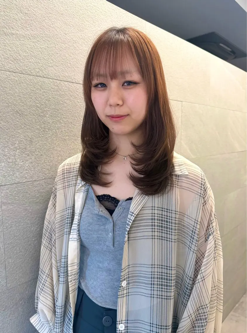 セミロング she. momonoのヘアスタイル
