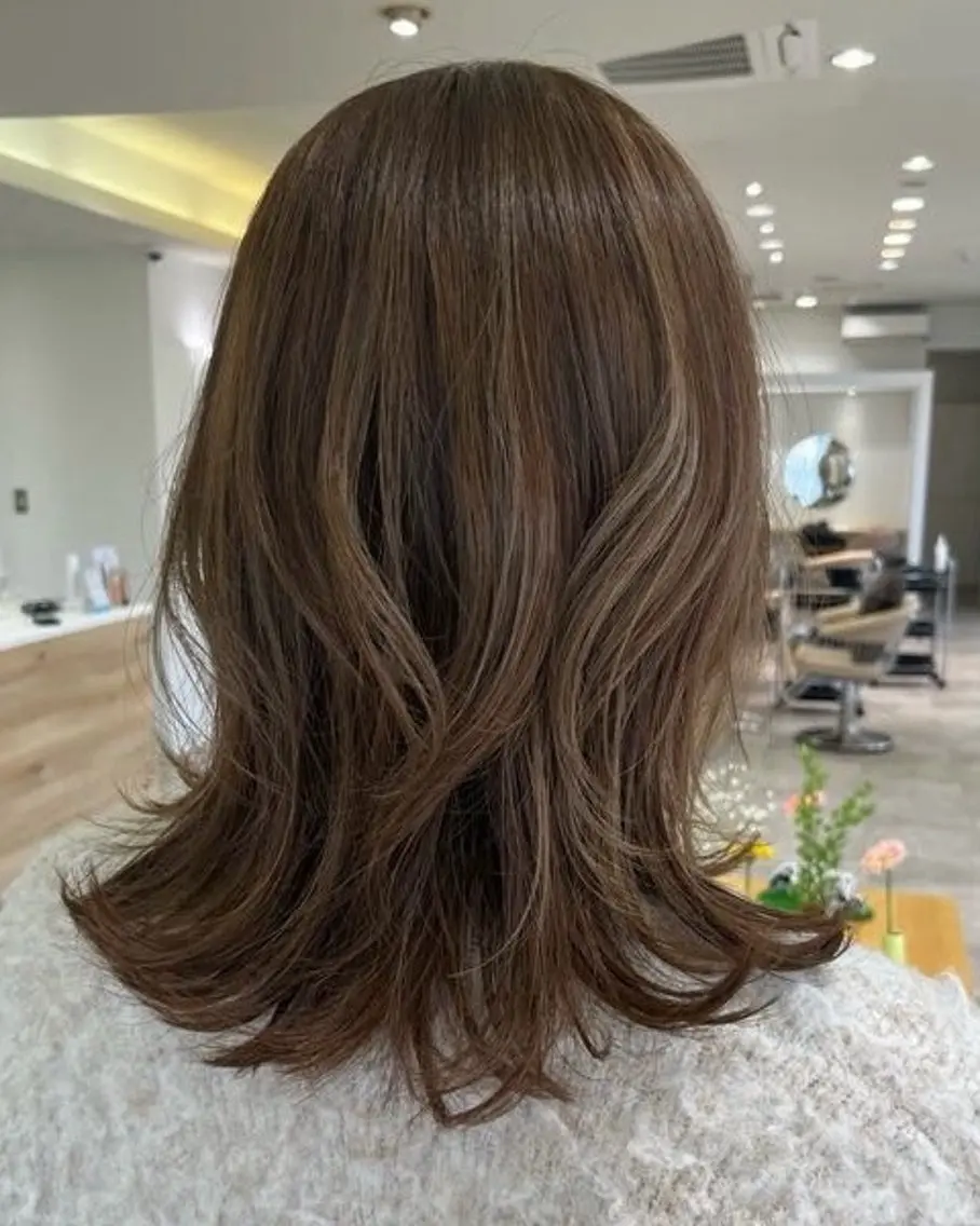 セミロング カラー ブラウンカラー 透明感カラー レイヤーカット カット ヘアカラー cana 札幌レイヤースタイルのヘアスタイル