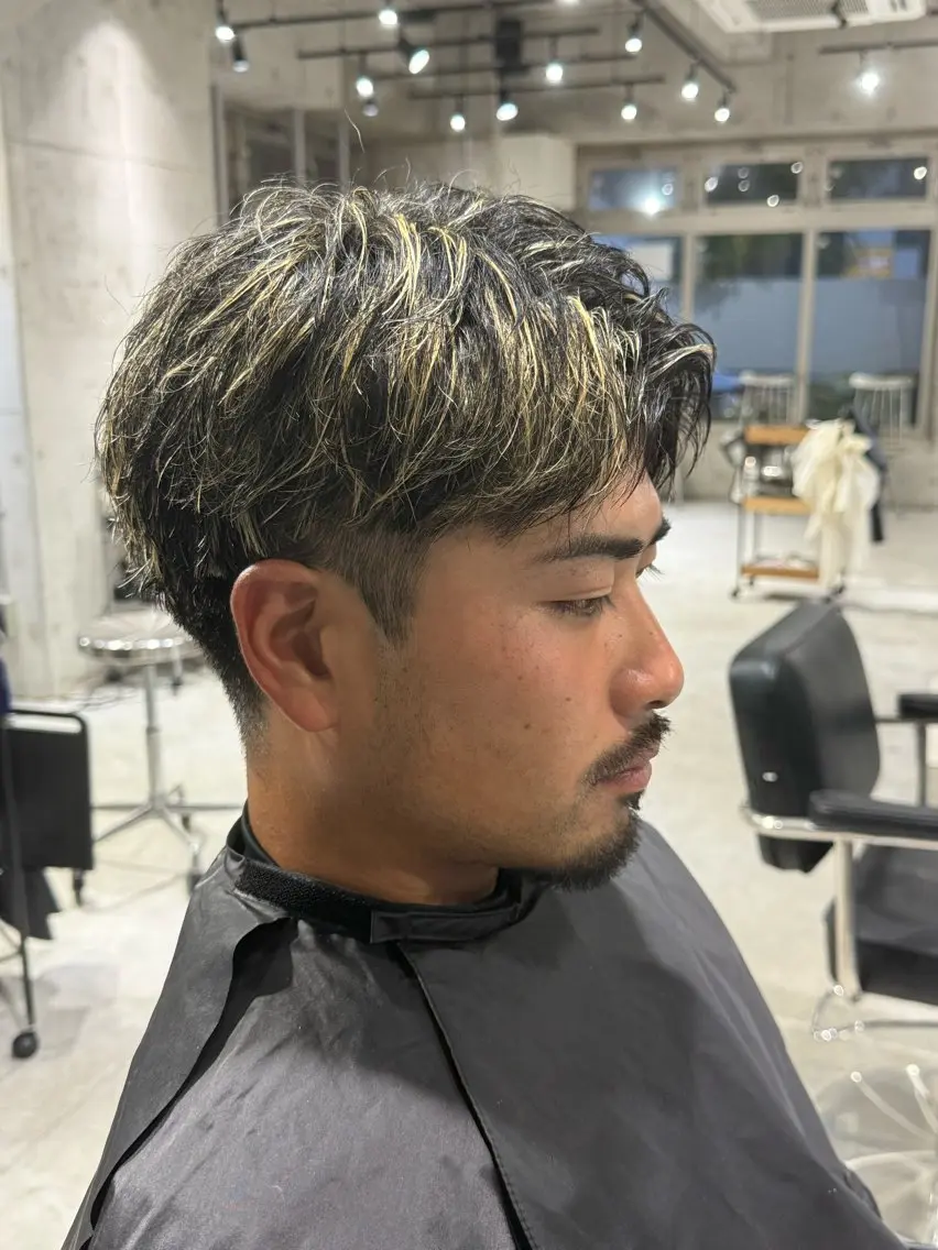⭐️立体感×透明感⭐️メンズカット+ハイライト入れ放題の写真