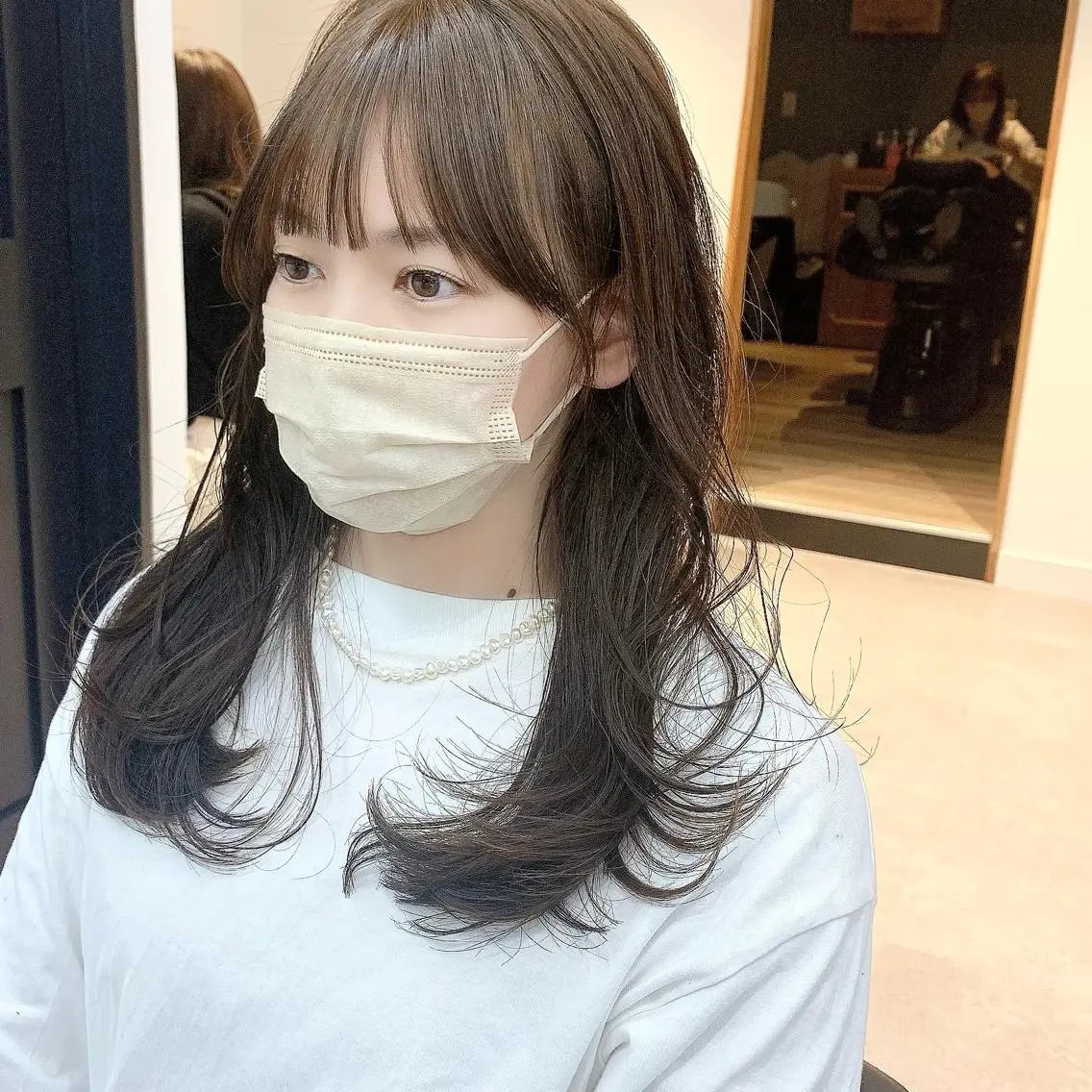セミロング カラー パーマ ヘアアレンジ メンズ キッズ ネイル マツエク・マツパ レイヤーカット／ 巻ける縮毛矯正のヘアスタイル