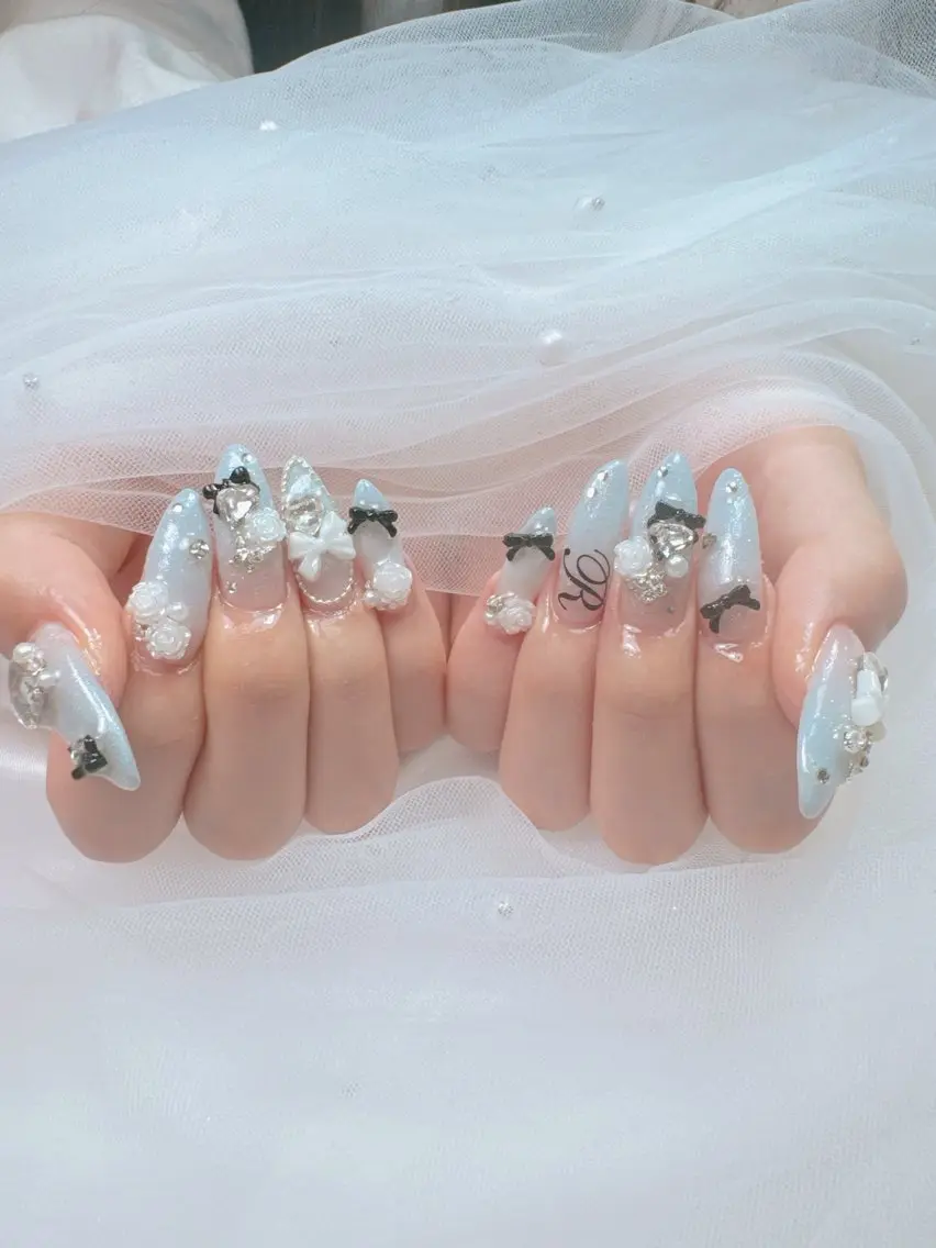 ネイル アートネイル チークネイル フレンチネイル ジェルネイル ガラスフレンチ ハンドネイル Queeens nailのネイルデザイン