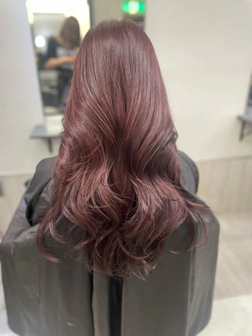 ロング カラー カシス レッドカラー レイヤーカット AIRI layer cut hairのヘアスタイル