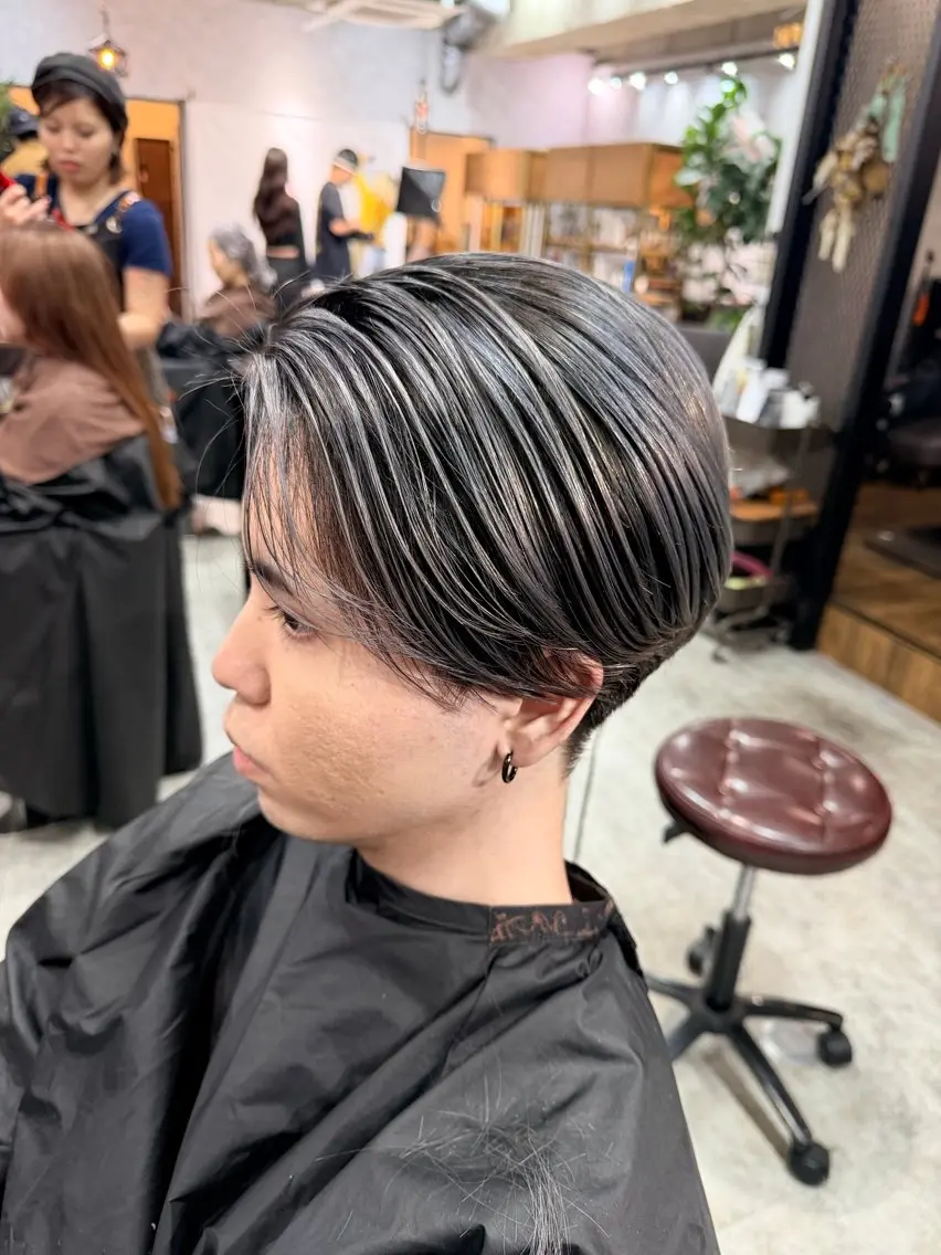 カラー メンズ C'LD Hair トモヤのヘアスタイル
