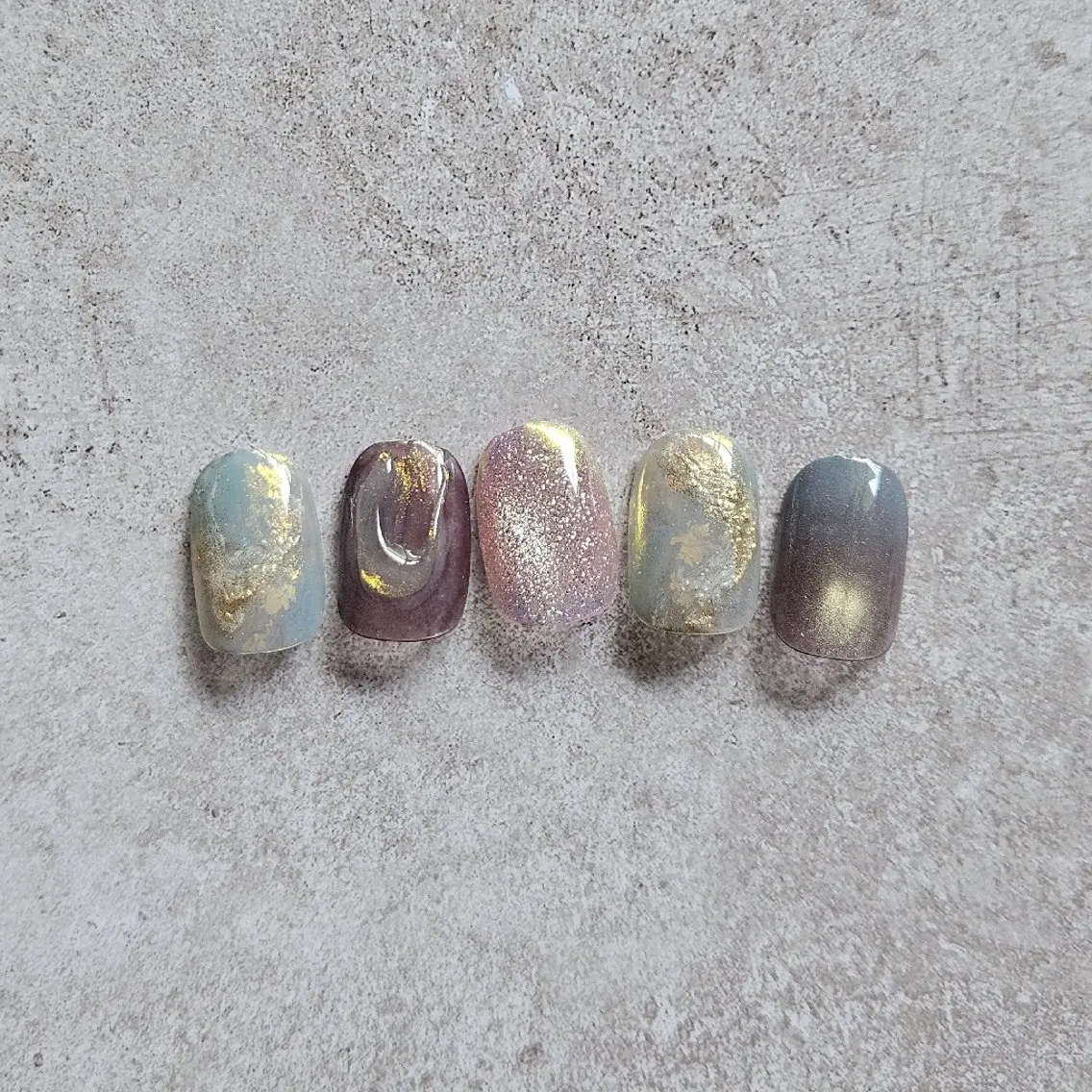 ネイル キラキラネイル マグネットネイル 夏ネイル ハンドネイル Nailsalon manoのネイルデザイン