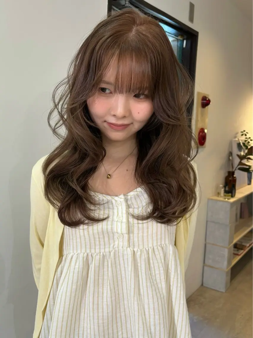 ミディアム カラー ベージュカラー ヘーゼル ヘアカラー ユナ ボブカット /ベージュのヘアスタイル