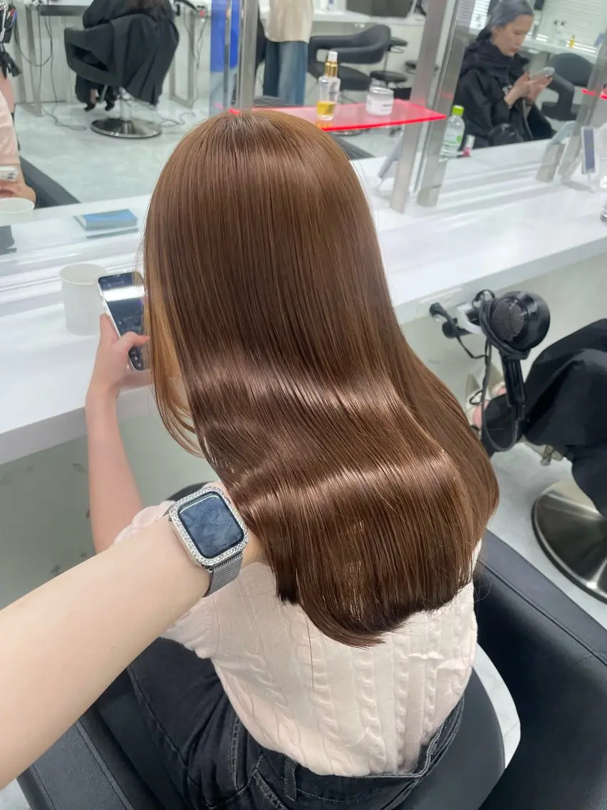 ロング カラー ベージュカラー ブラウンカラー ブラウンベージュ ヘアカラー トリートメント ラベンダー💜 グレージュ🩶のヘアスタイル