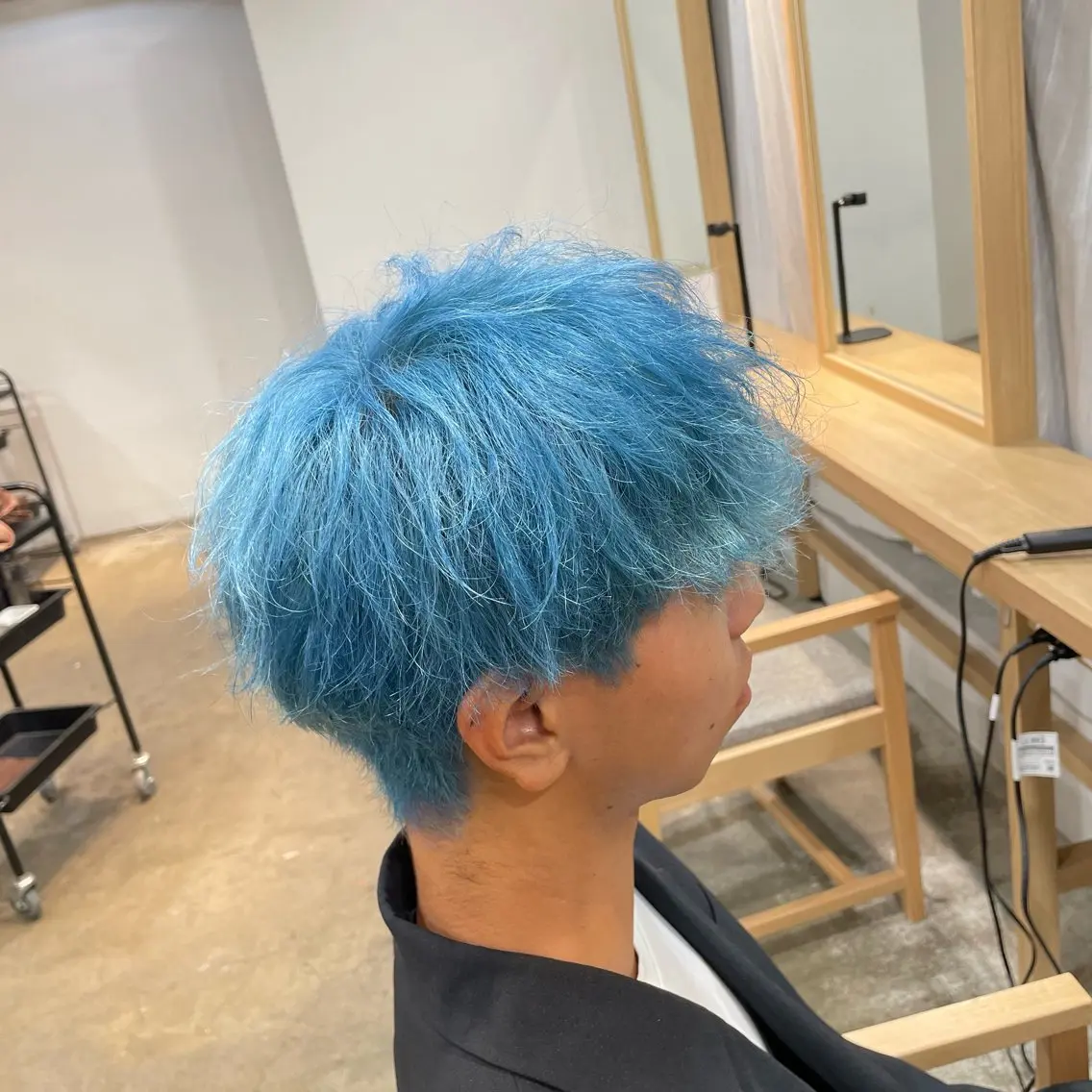 ショート カラー ハイトーンカラー カマタ ハルキのヘアスタイル