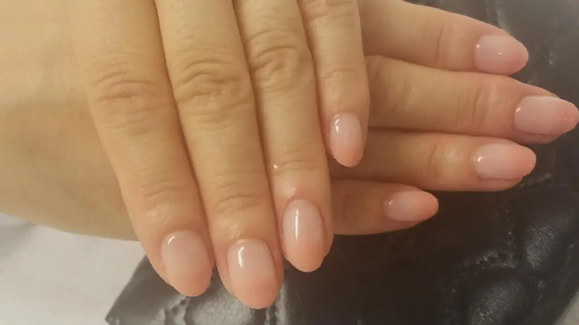 ネイル 新井 智美のネイルデザイン