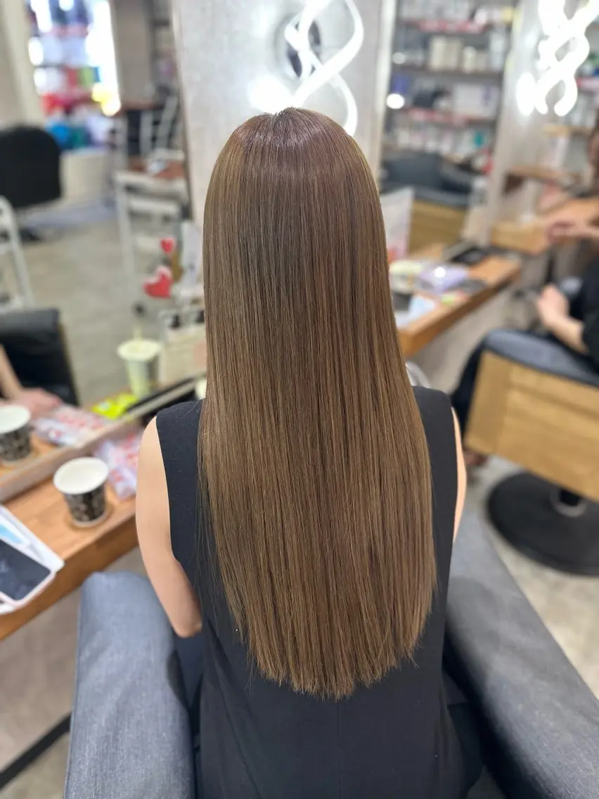 ロング ヘアカラー MOURI CHISATOのヘアスタイル