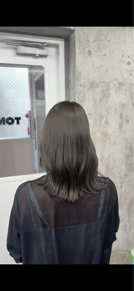 セミロング カラー グレージュ オリーブグレージュ オリーブグレー カット ヘアカラー トリートメント 高橋大樹/グレー ジュ/ブリーチなしのヘアスタイル