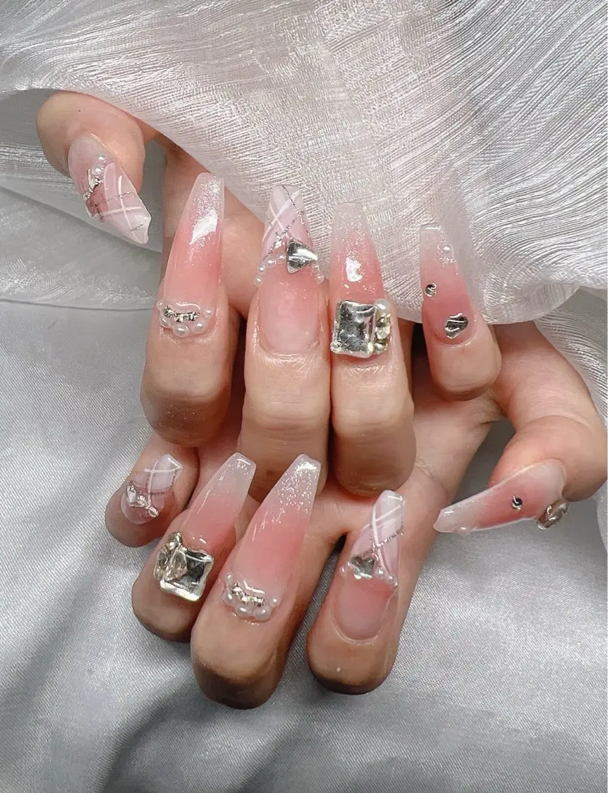 ネイル ハンドネイル Lee Nailsのネイルデザイン